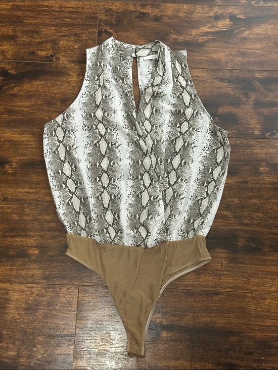 Lush Tops - Snake Print Bodysuit 🐍 LUSH L Sleek & Sassy 🔥
